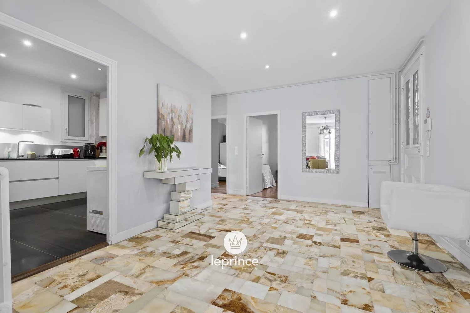 Property photo in Carre d'Or