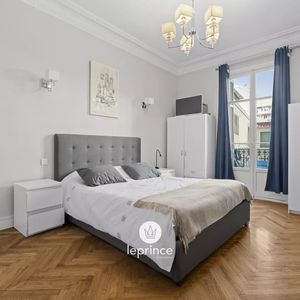 Property in Carre d'Or