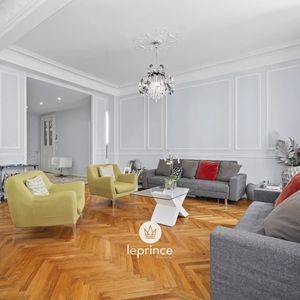 Property in Carre d'Or