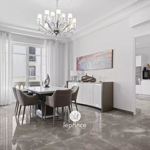 Property in Carre d'Or