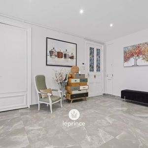 Property in Carre d'Or