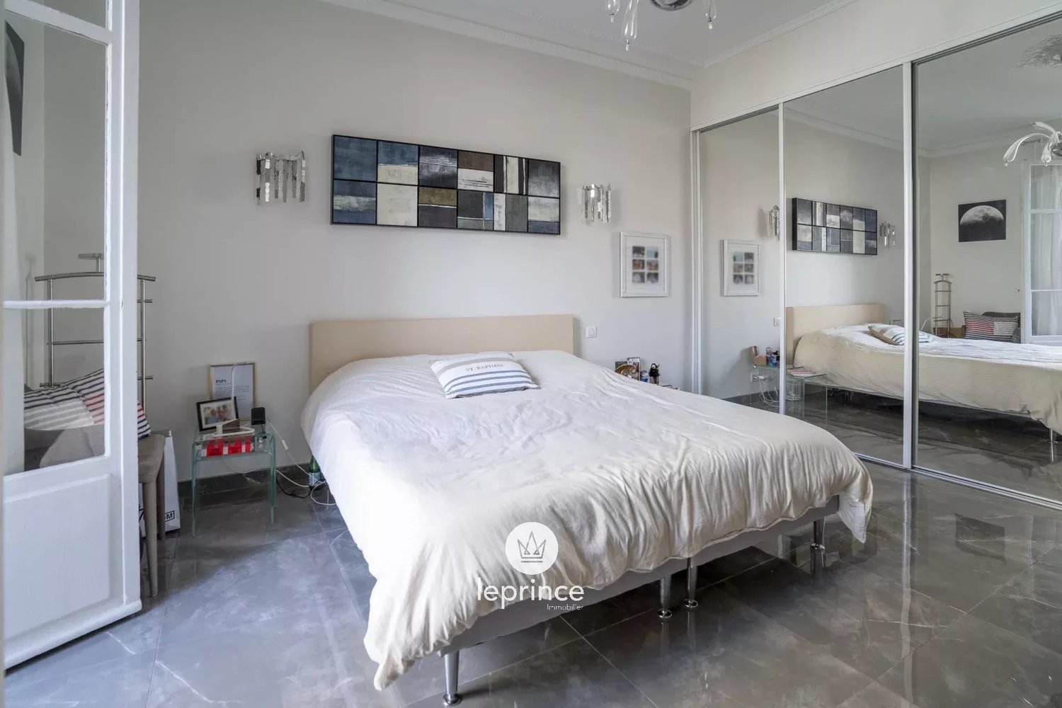 Property photo in Carre d'Or