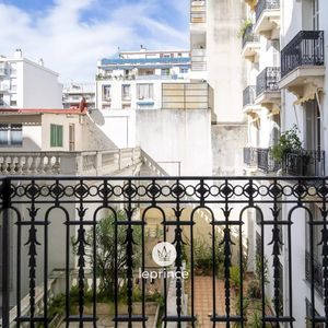 Property in Carre d'Or