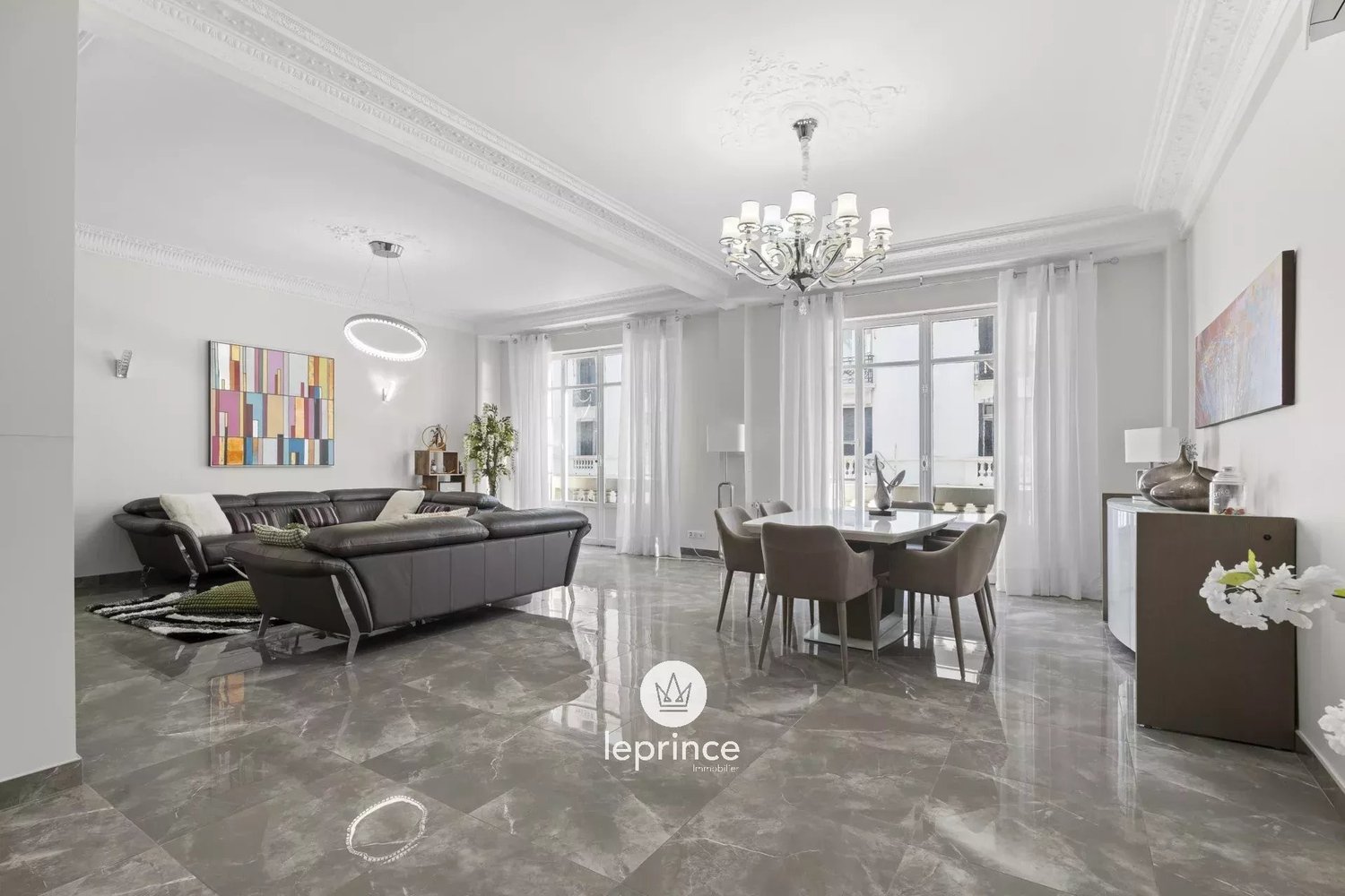 Property photo in Carre d'Or