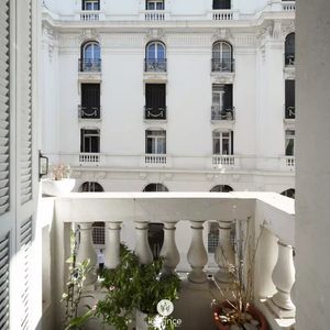 Property in Carre d'Or