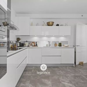 Property in Carre d'Or