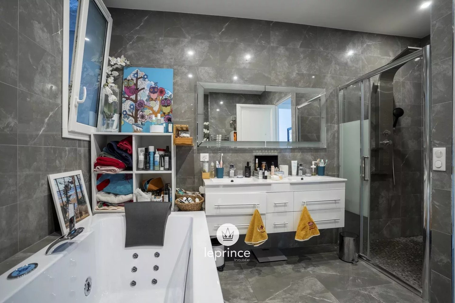 Property photo in Carre d'Or