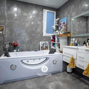 Property in Carre d'Or