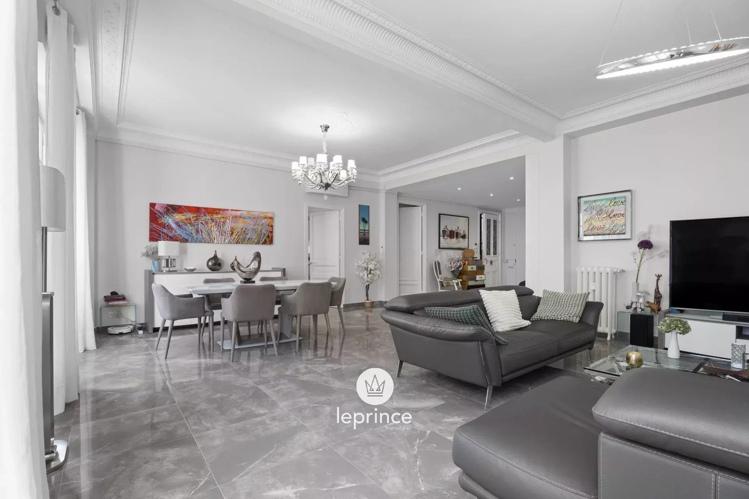 Property photo in Carre d'Or