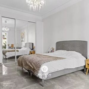 Property in Carre d'Or