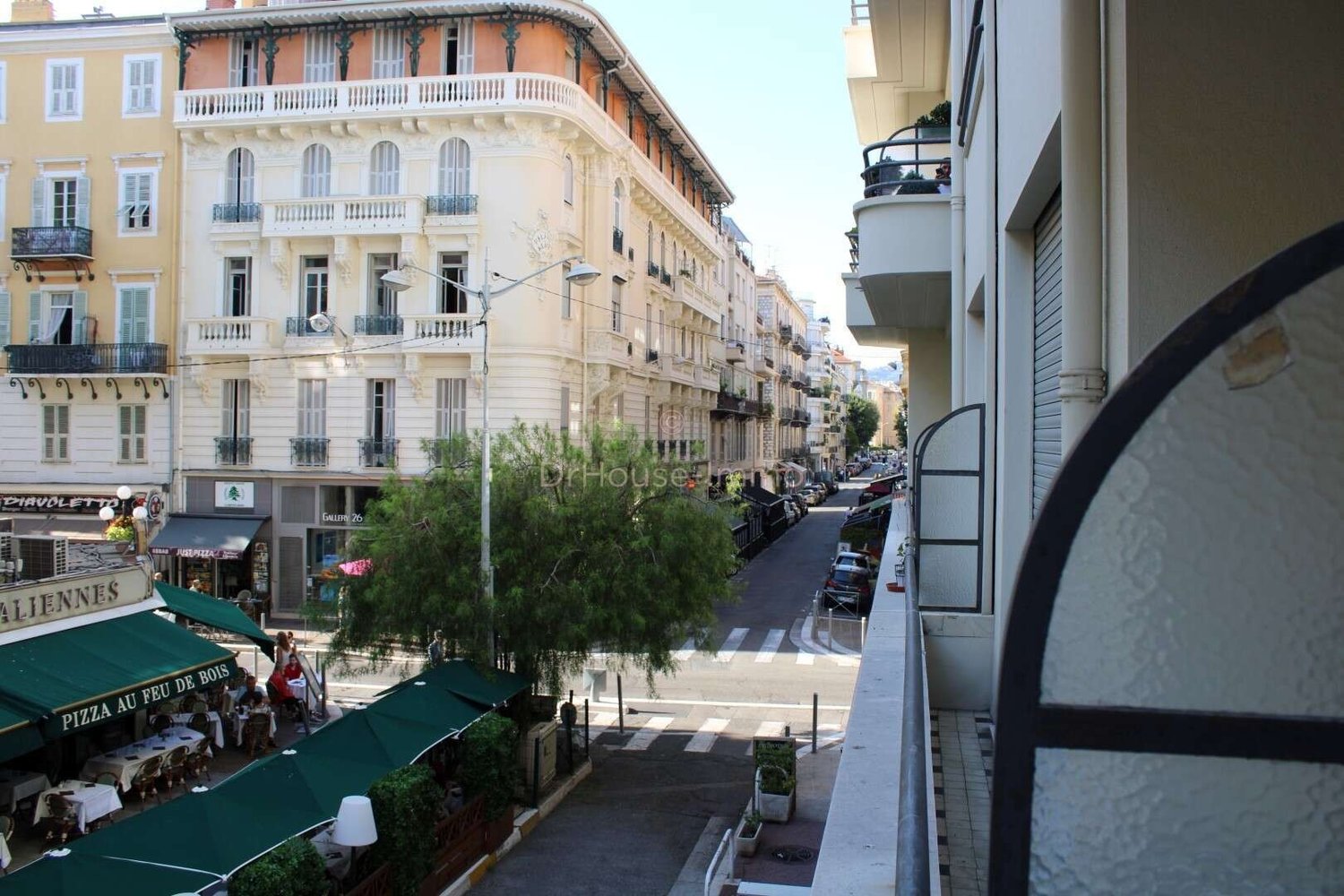 Property photo in Carre d'Or