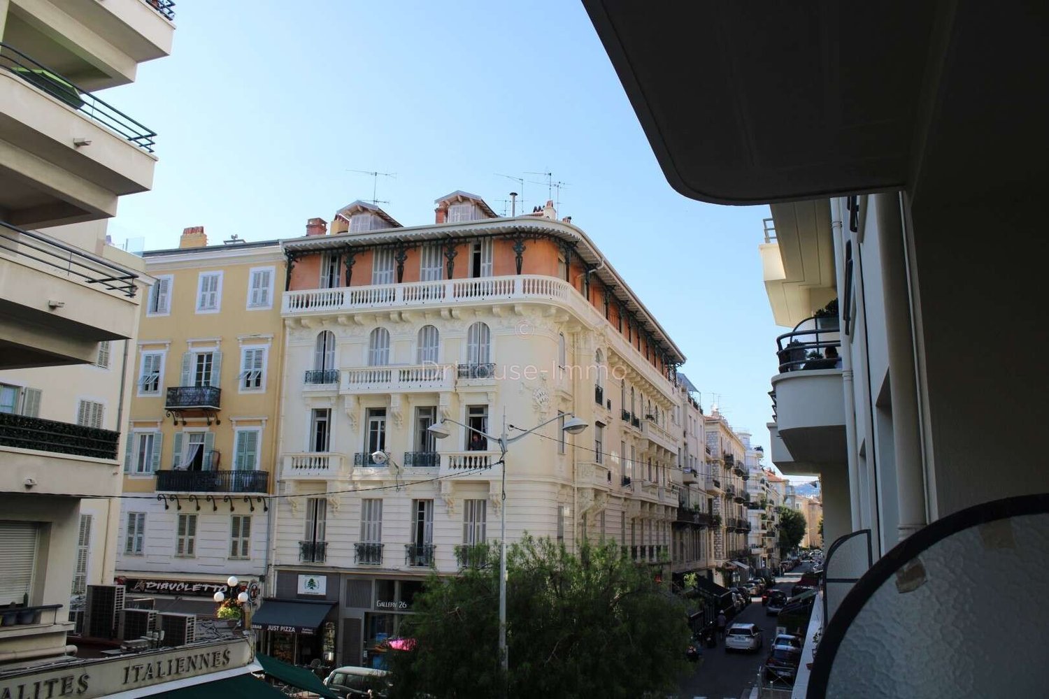 Property photo in Carre d'Or