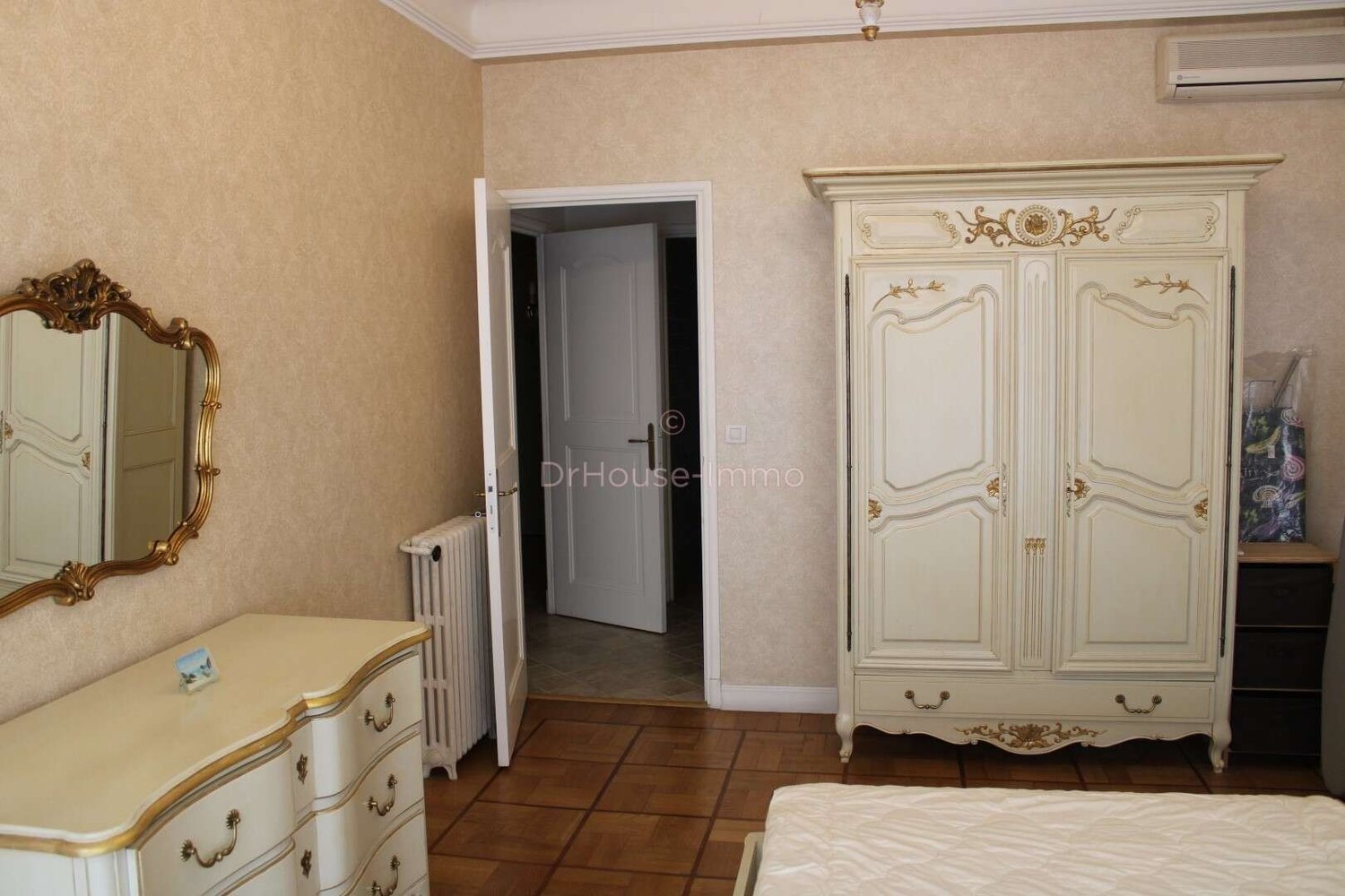 Property photo in Carre d'Or