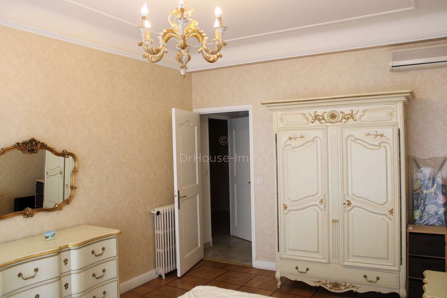Property photo in Carre d'Or