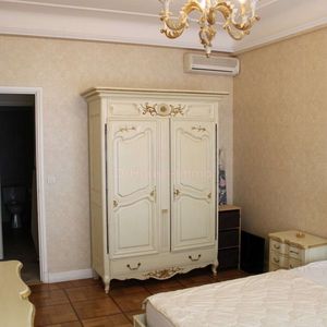 Property in Carre d'Or