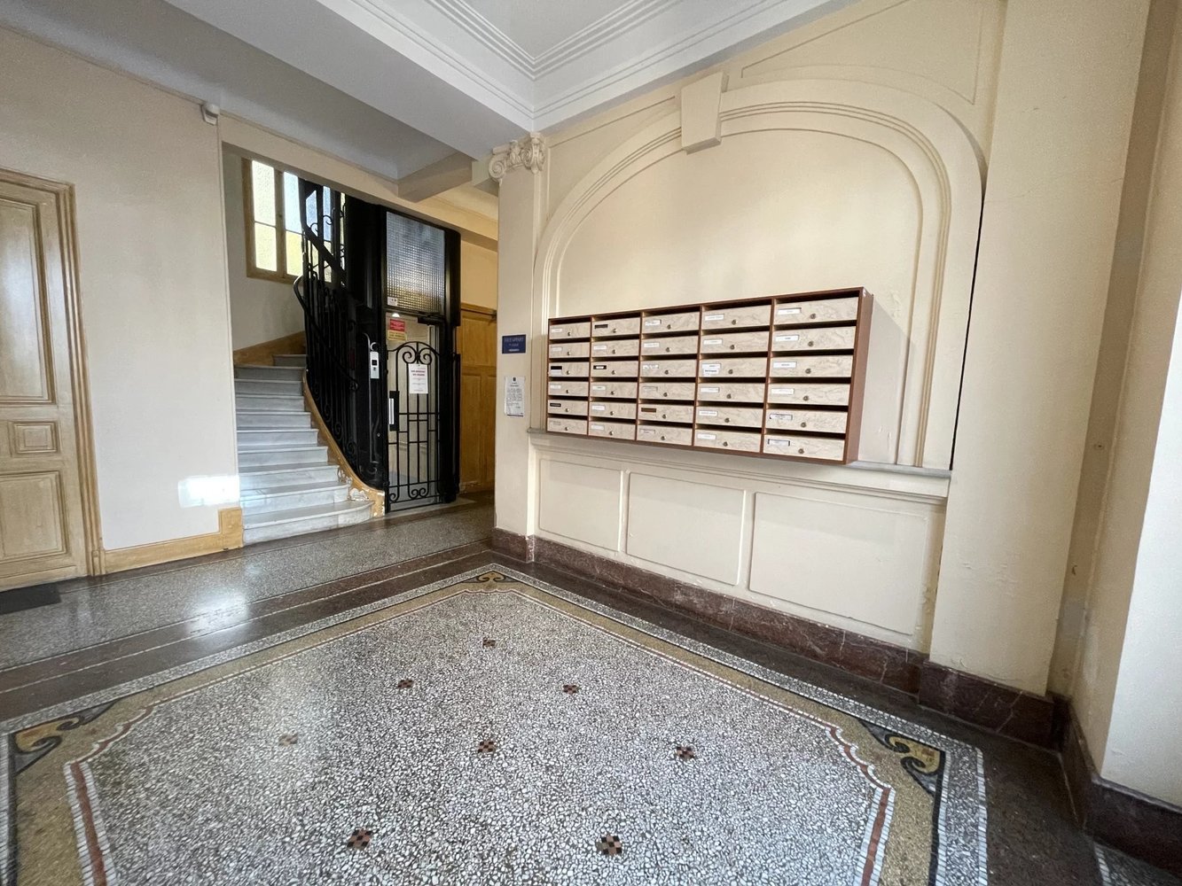 Property photo in Carre d'Or