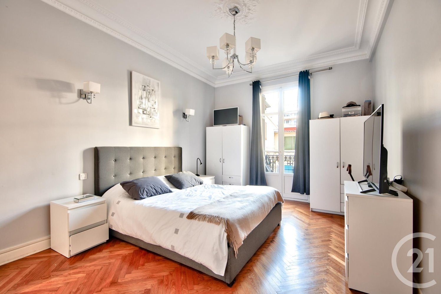 Property photo in Carre d'Or