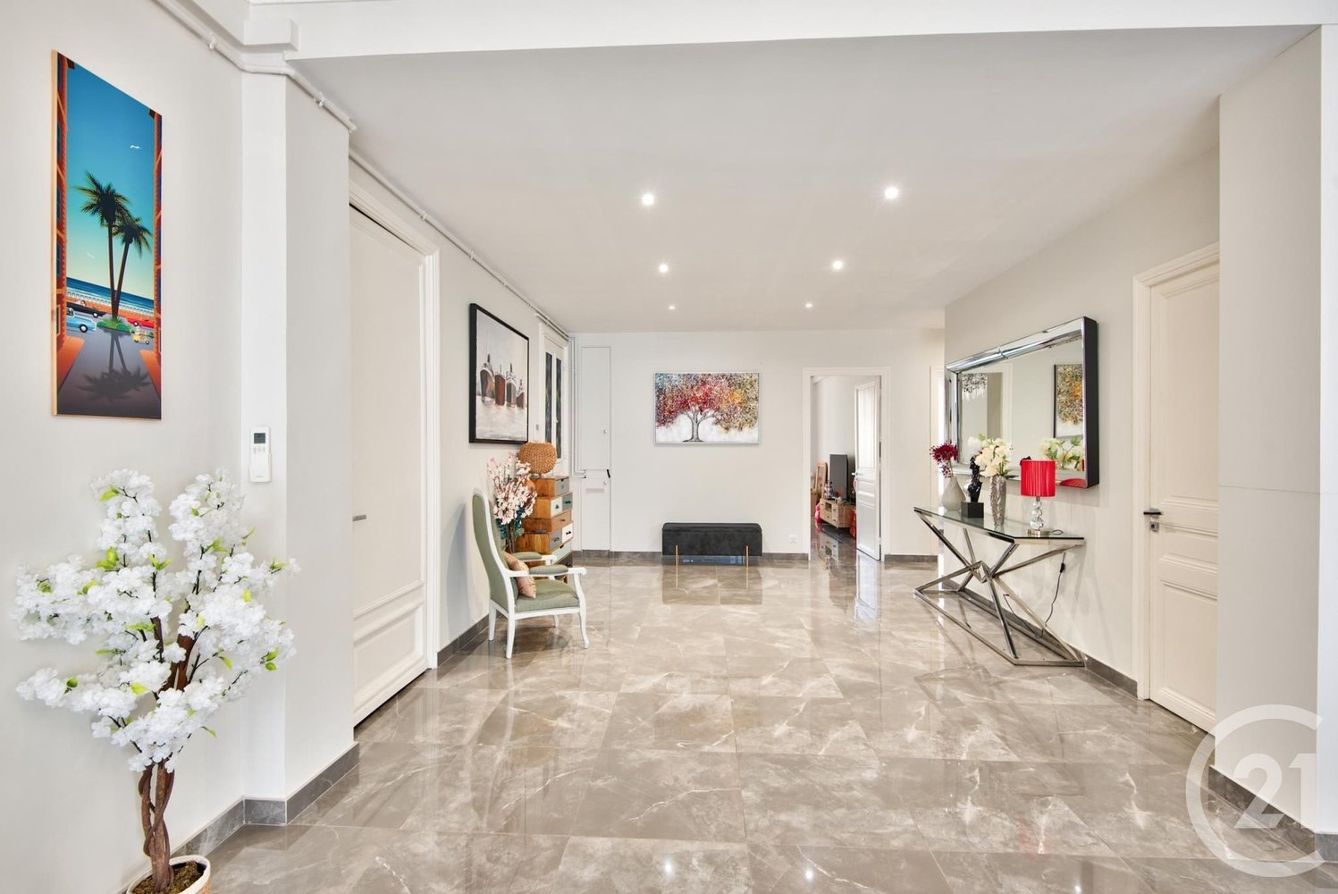 Property photo in Carre d'Or