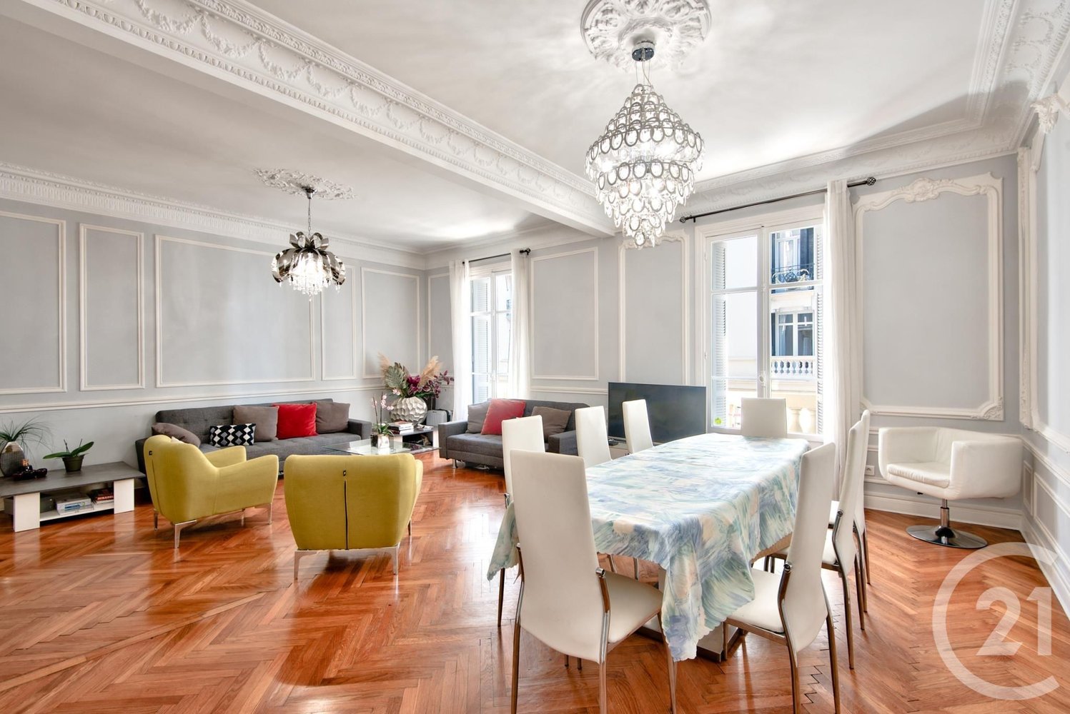 Property photo in Carre d'Or