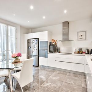 Property in Carre d'Or