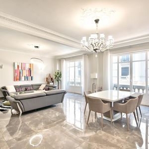 Property in Carre d'Or