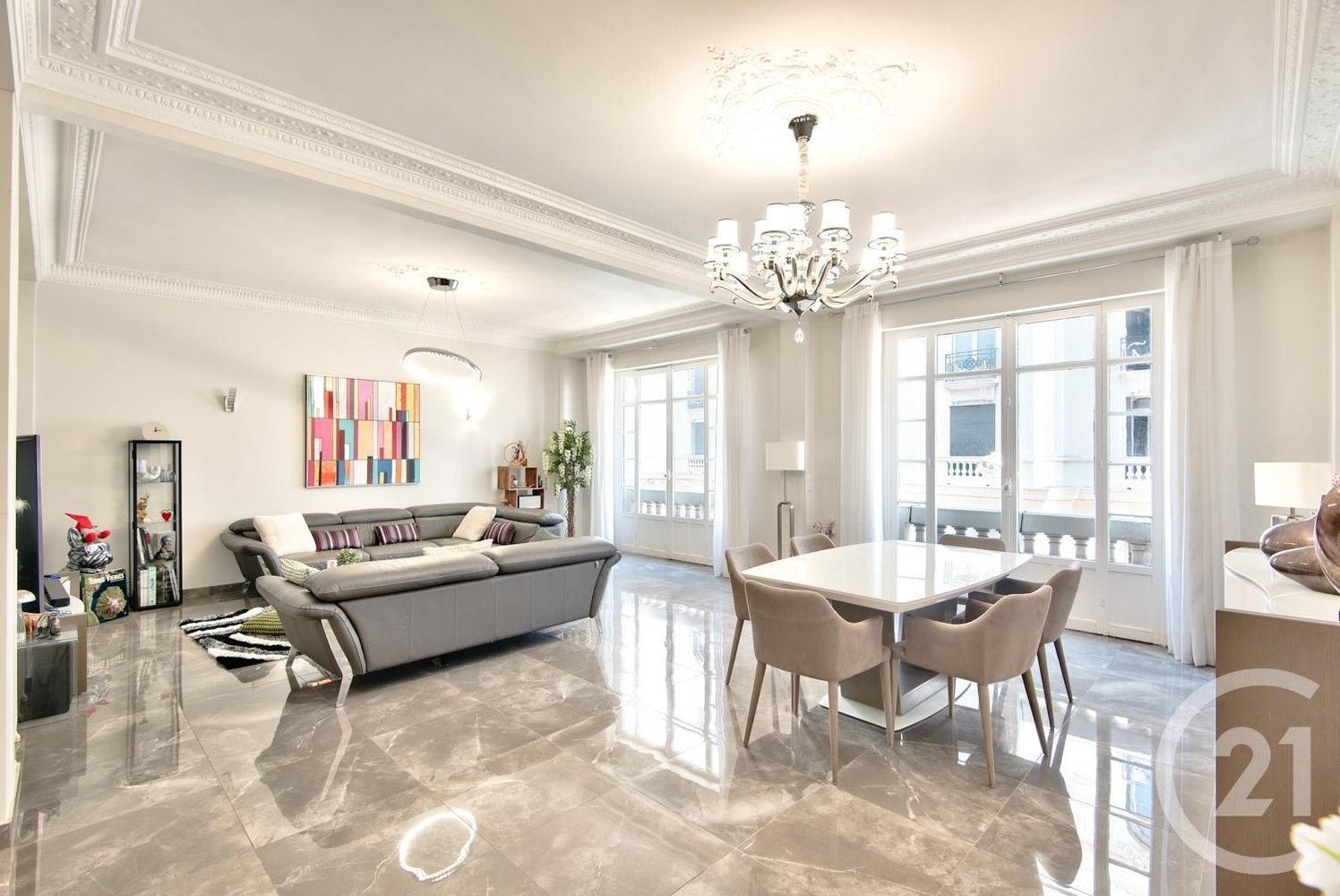 Property photo in Carre d'Or