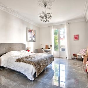 Property in Carre d'Or