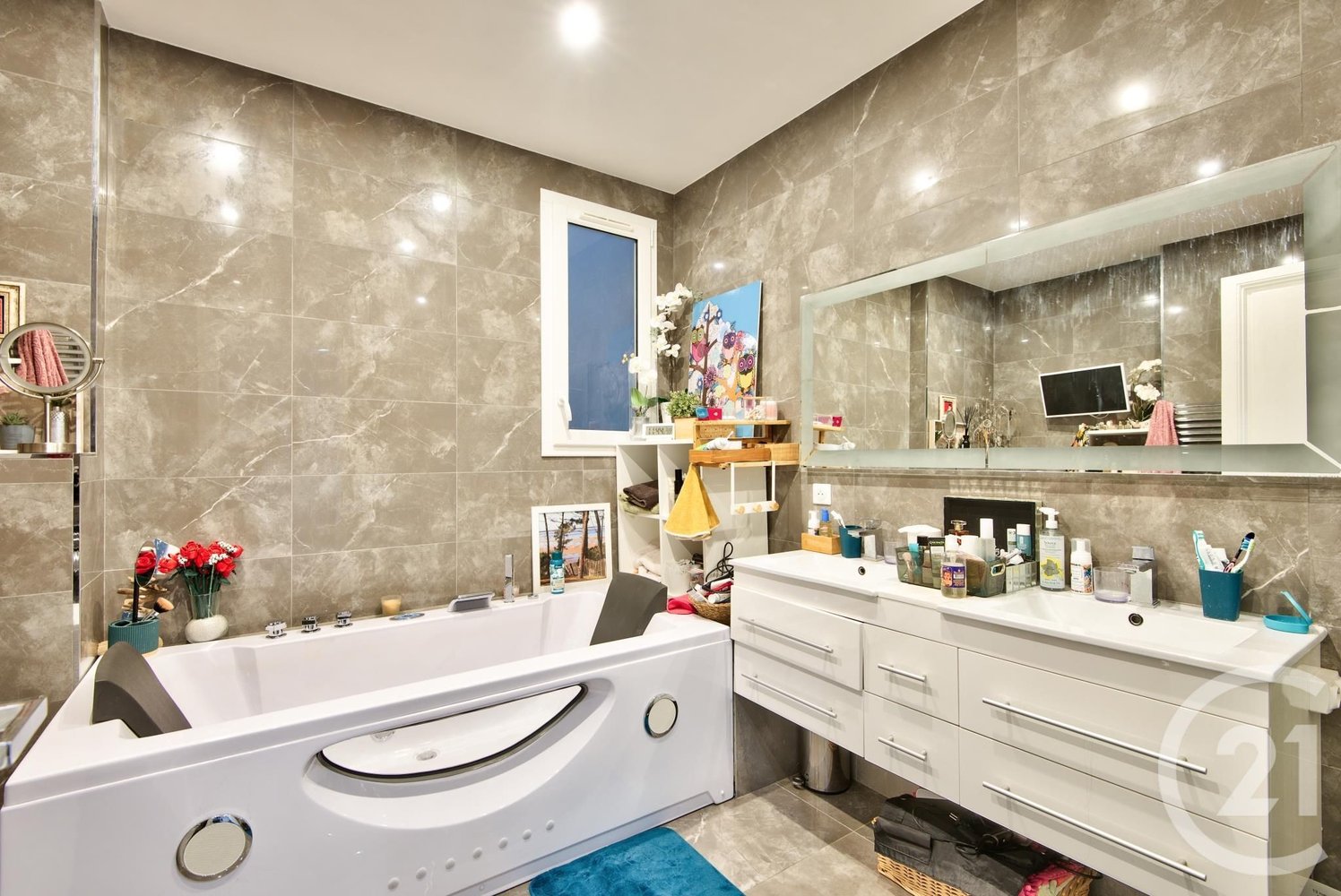 Property photo in Carre d'Or