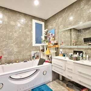 Property in Carre d'Or