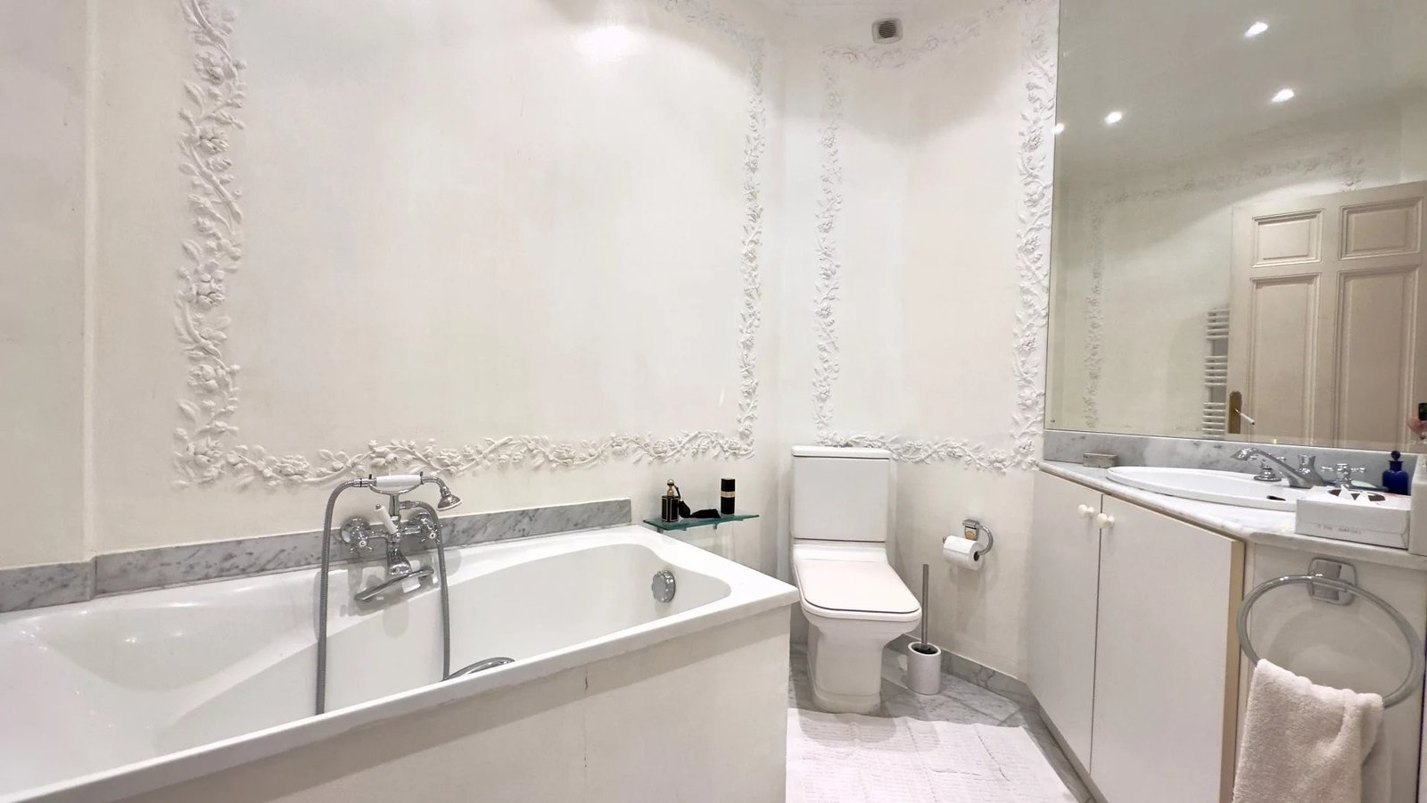 Property photo in Carre d'Or