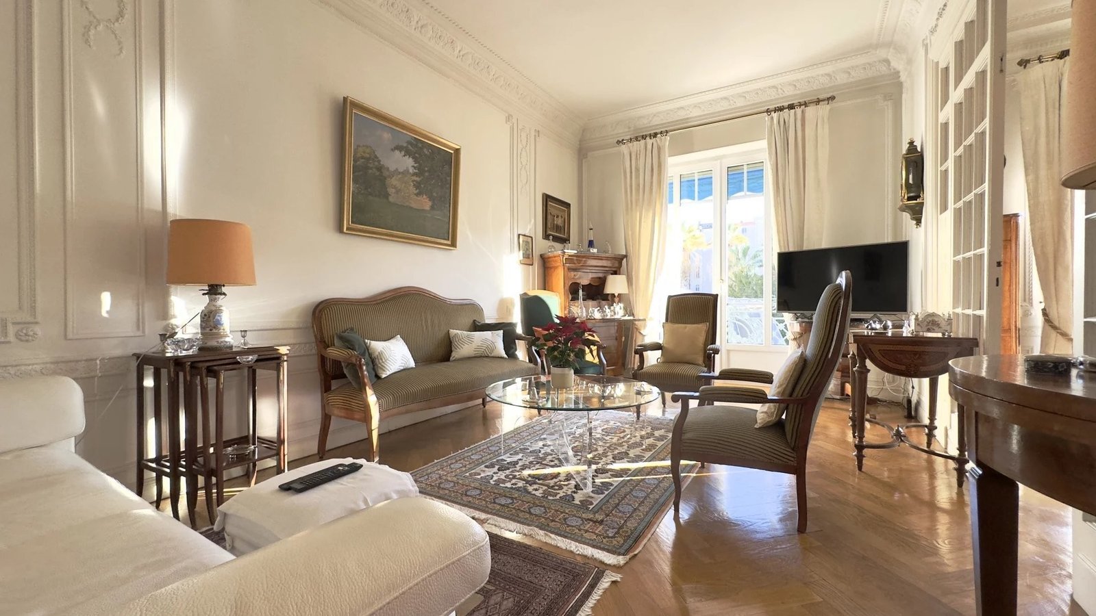 Property photo in Carre d'Or