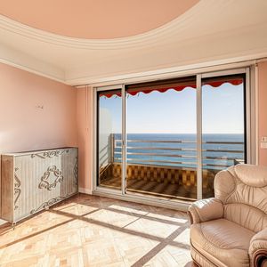 Property in Carre d'Or