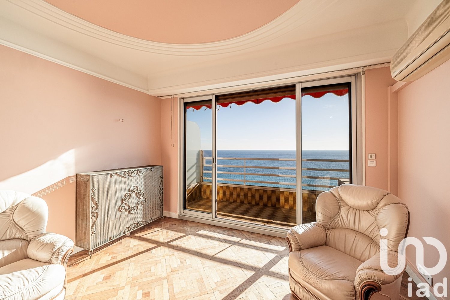 Property photo in Carre d'Or