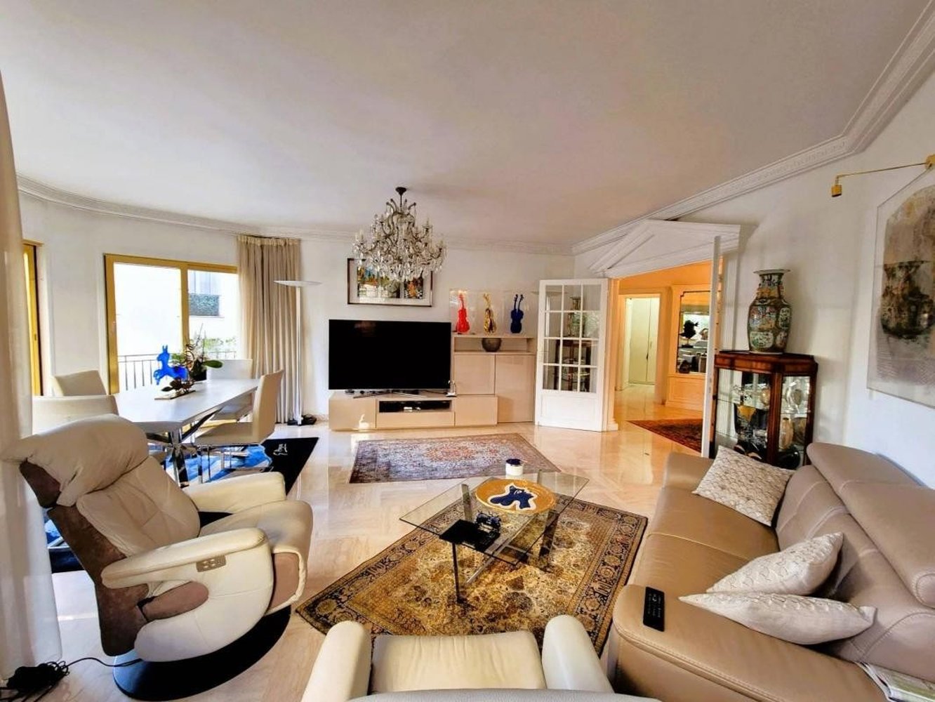 Property photo in Carre d'Or