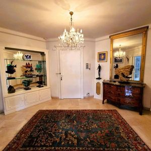 Property in Carre d'Or