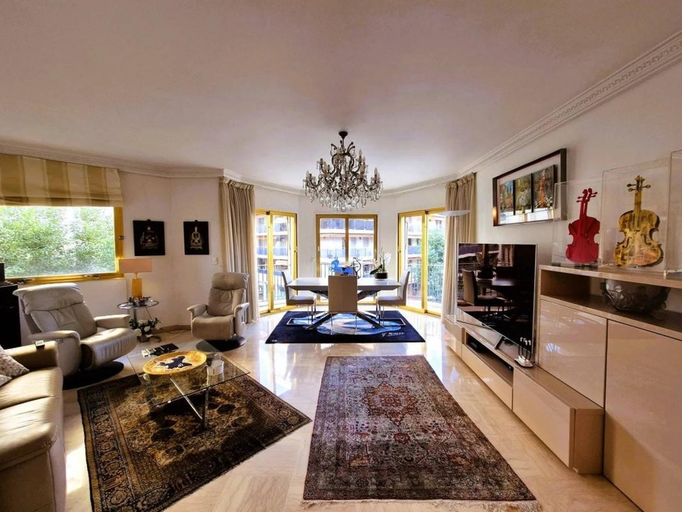 Property photo in Carre d'Or