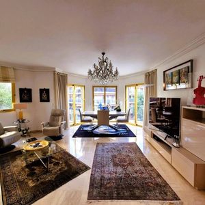 Property in Carre d'Or