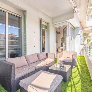 Property in Carre d'Or