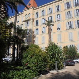 Property in Carre d'Or