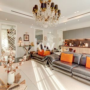 Property in Carre d'Or