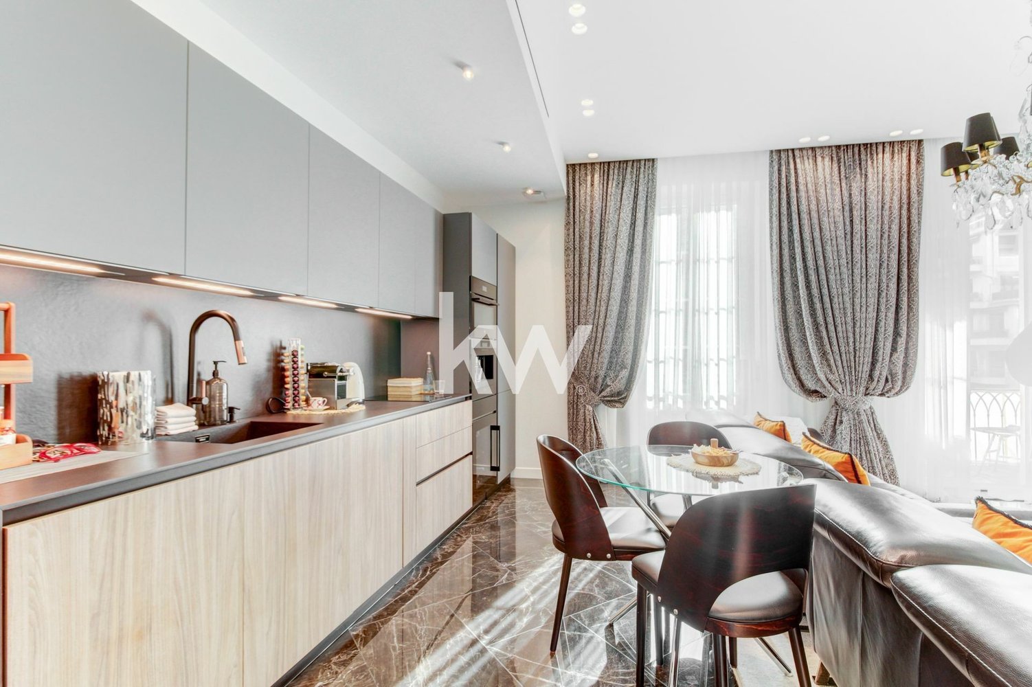 Property photo in Carre d'Or