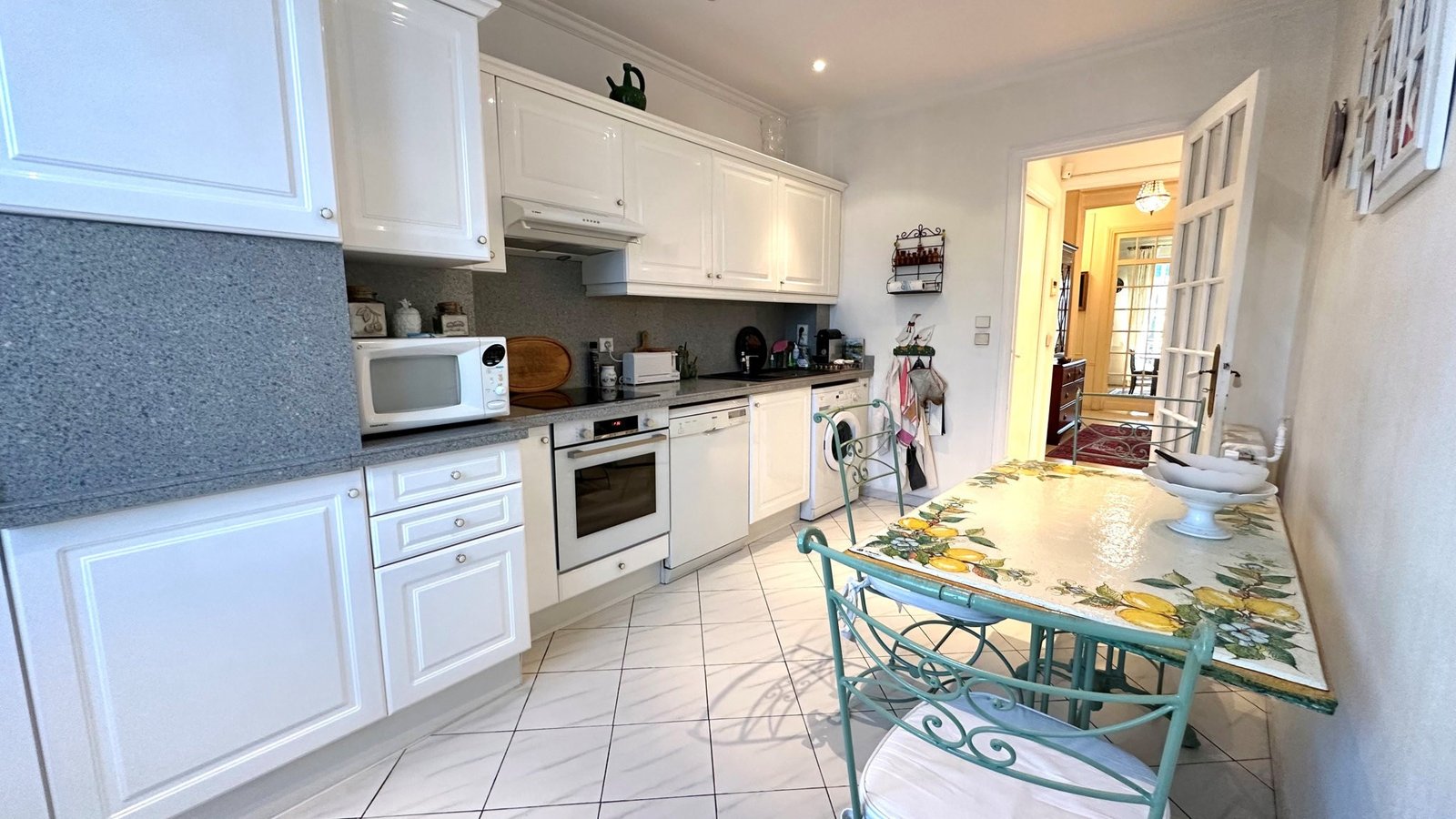 Property photo in Carre d'Or