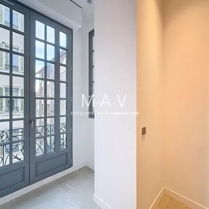 Property in Carre d'Or