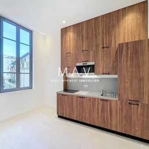 Property in Carre d'Or