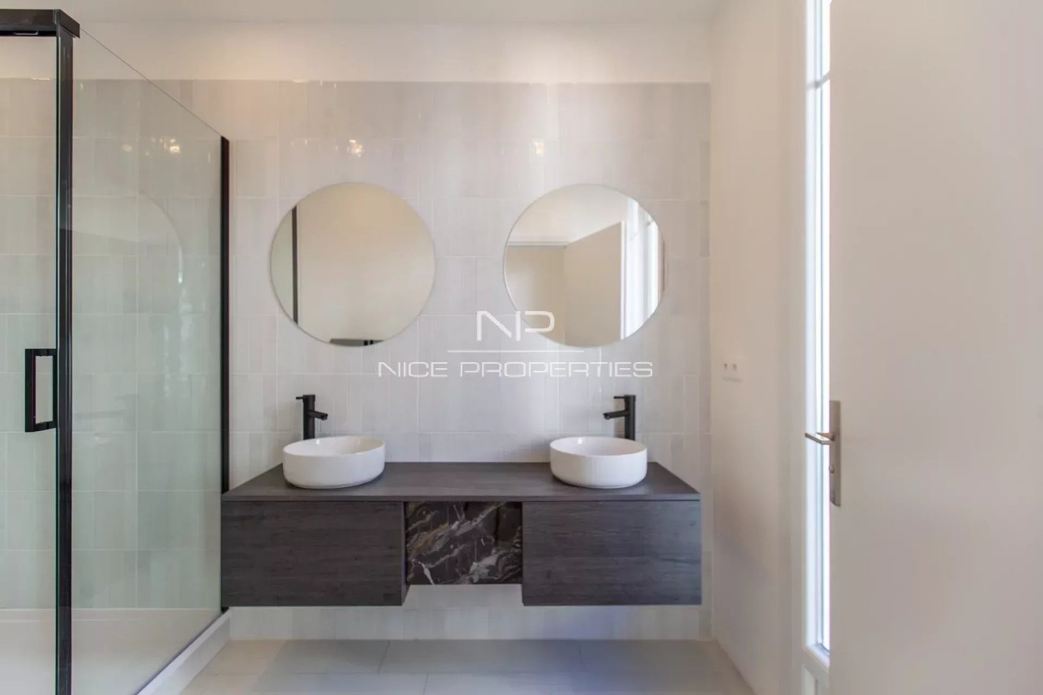 Property photo in Carre d'Or