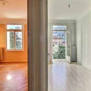 Property in Carre d'Or