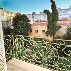 Property in Carre d'Or