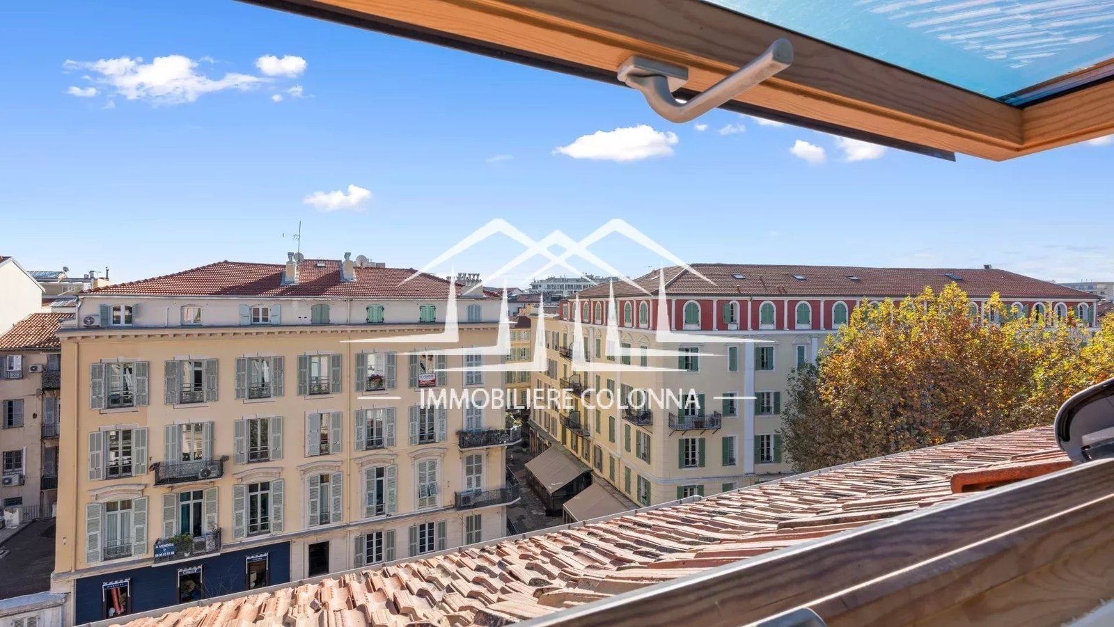 Property photo in Carre d'Or