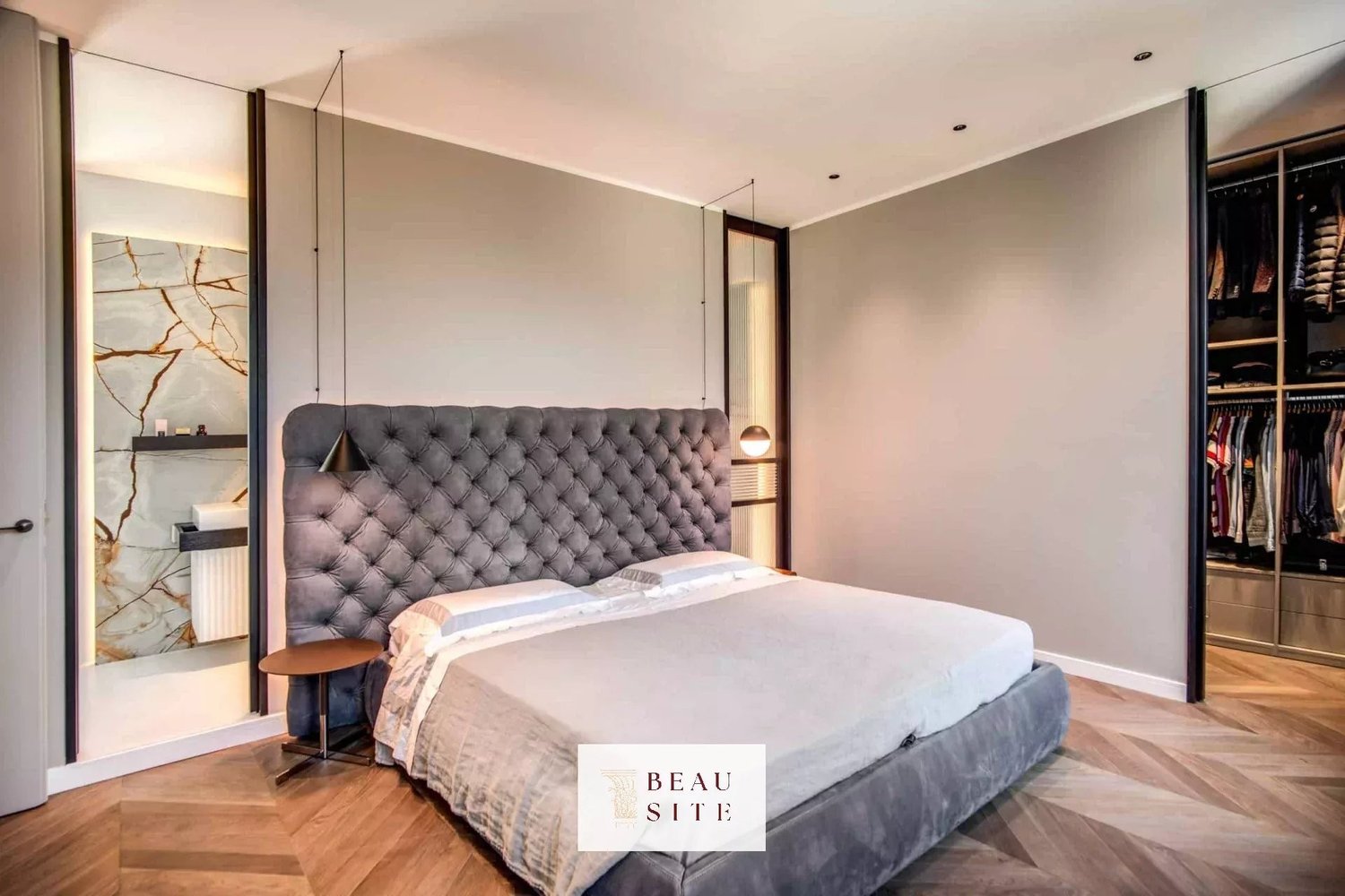 Property photo in Carre d'Or