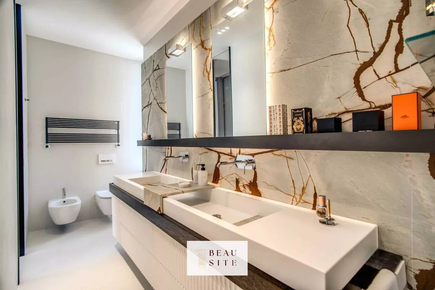 Property photo in Carre d'Or